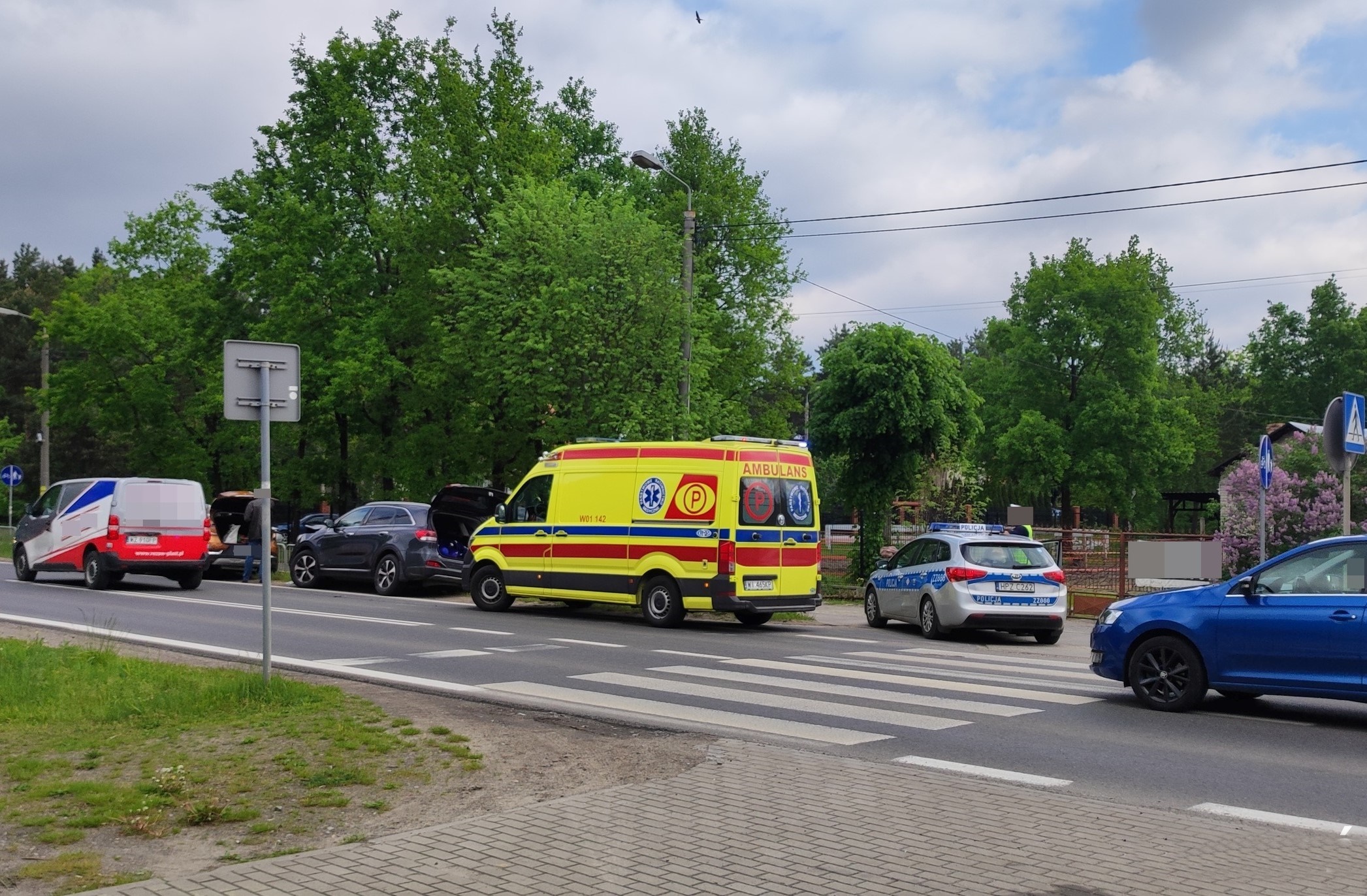 Kolizja Kilku Samochod W Na Drodze Wojew Dzkiej Nr W J Zefowie